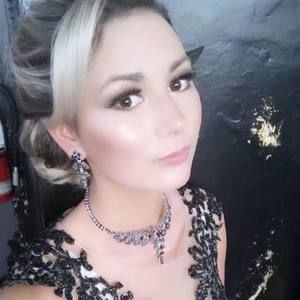 Meet your Posher, Monique